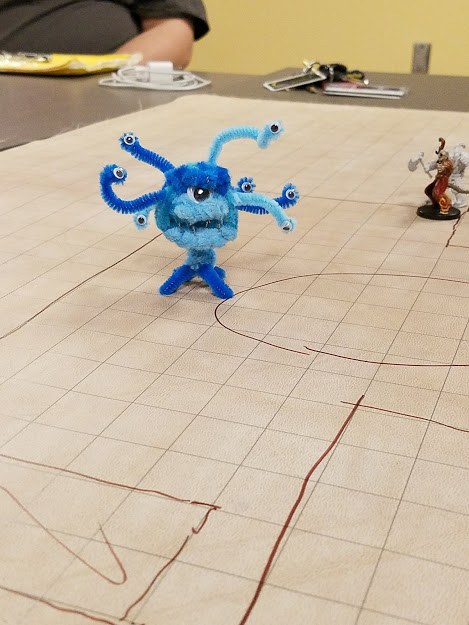 Pipe cleaner Beholder Figure Front